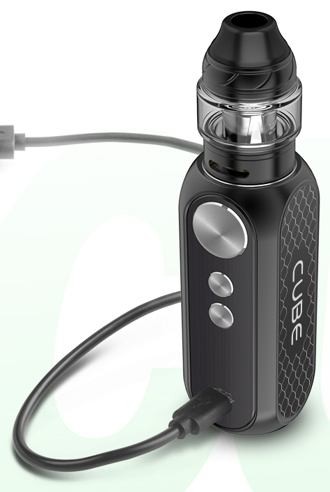 Dobíjení elektronické cigarety OBS Cube 80W dobijete za pomocí Micro USB Nabíjení elektronické cigarety OBS Cube 80W
