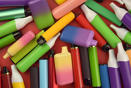 Kdy přijde zákaz jednorázových e-cigaret a co je nahradí?